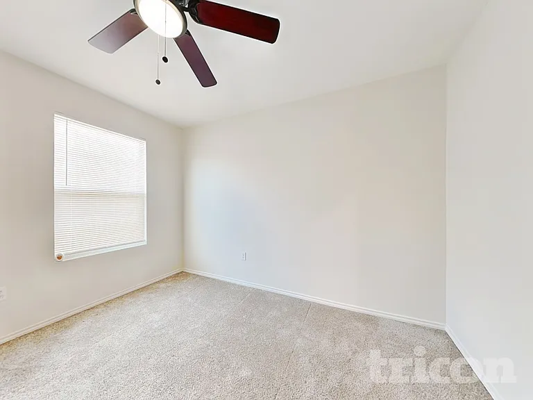 1125 Waggoner Dr — Photo 13