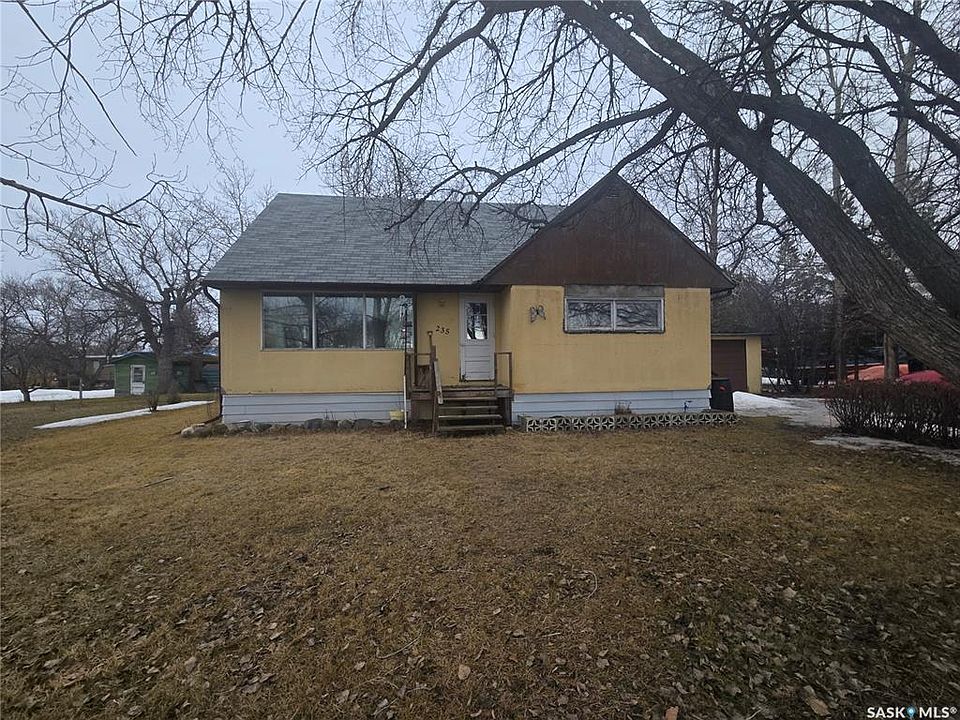 1st image of 235 Carpenter STREET
