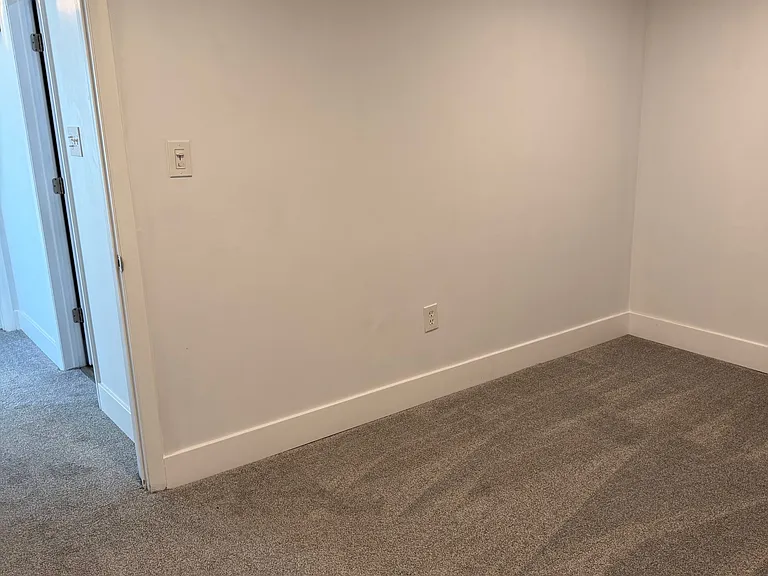6696 Washington Ave — Photo 16
