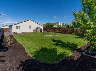 2940 NW 9th Ln, Redmond, OR 97756