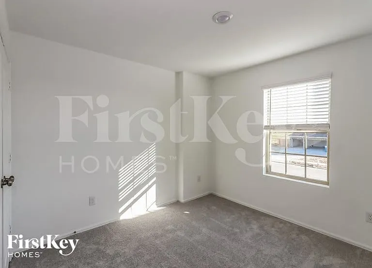 7307 Hillside Ave — Photo 11
