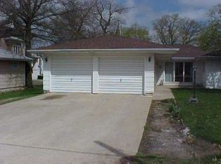 1013 Parriott St, Aplington, IA 50604