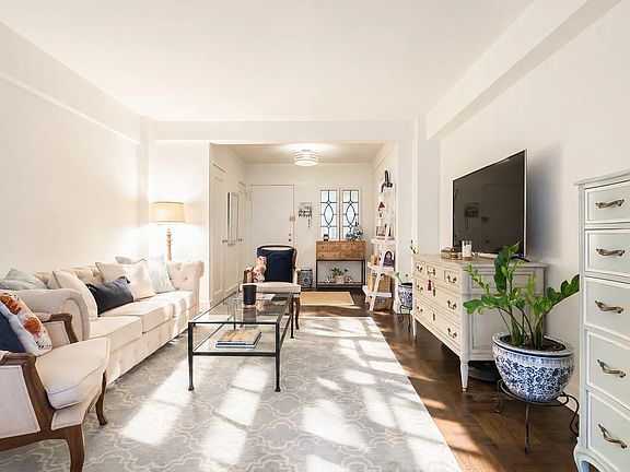 3rd image of 35 E 35th St APT 8M