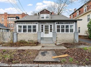 14 103rd St, Troy, NY 12180