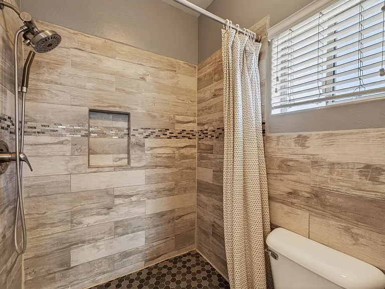 7306 S 14th St — Photo 21