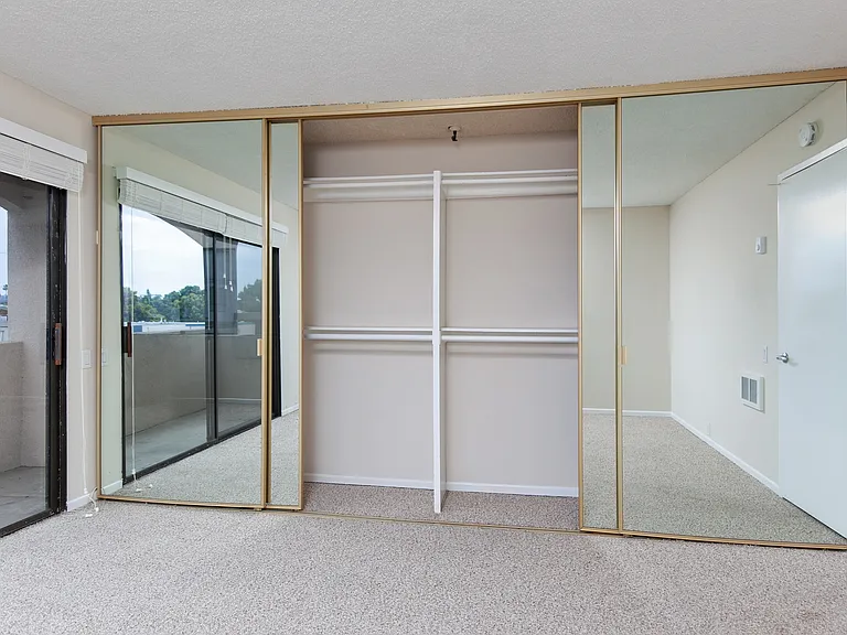 1225 Pacific Beach Dr — Photo 17