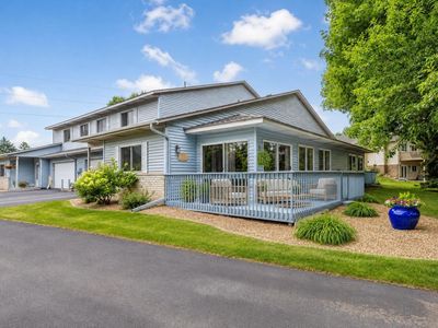 1154 Aston Cir, Burnsville, MN, 55337