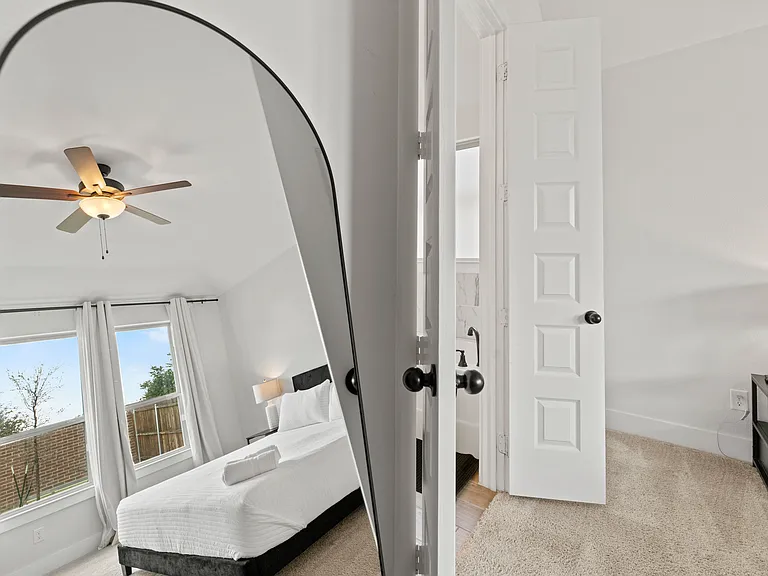 801 Lake Cove Dr — Photo 42
