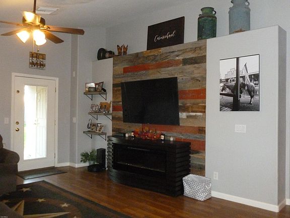 5th image of 1526 S King Cir