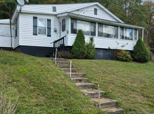 101 Roberts St, Pickens, WV 26230