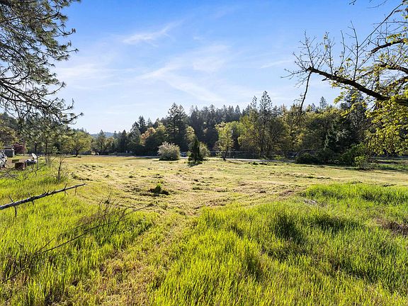 2nd image of 108 Holton Creek Rd