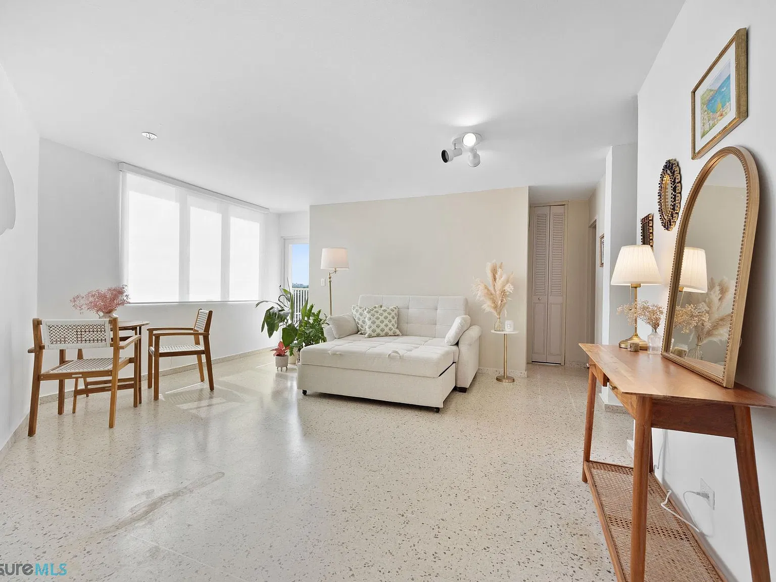 Concordia Gardens I (Condominio) — Photo 1