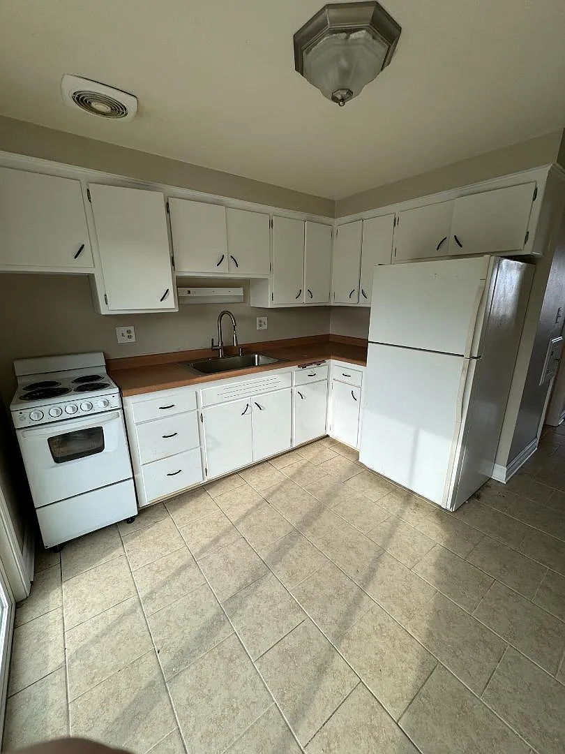 1711 S 92nd St - Unit 3 — Photo 3