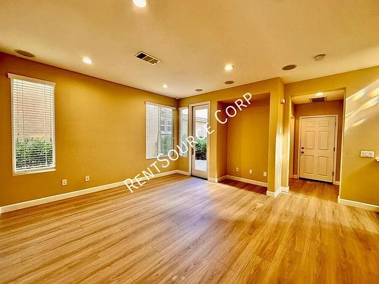 24162 Willowbrooke Ct — Photo 8