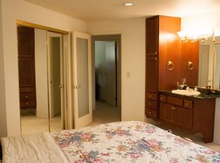 17501 7th Pl SW, Normandy Park, WA 98166