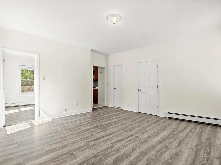 1025 Franklin Ave #2 — Photo 7