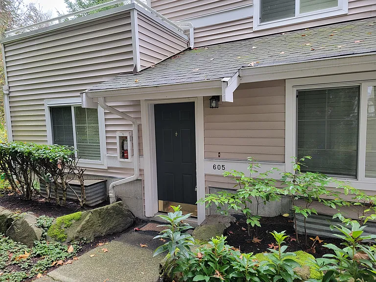 2060 132nd Ave SE #605 — Photo 1