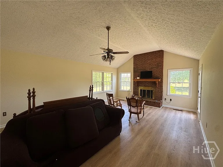 1041 Limmerick Dr — Photo 10