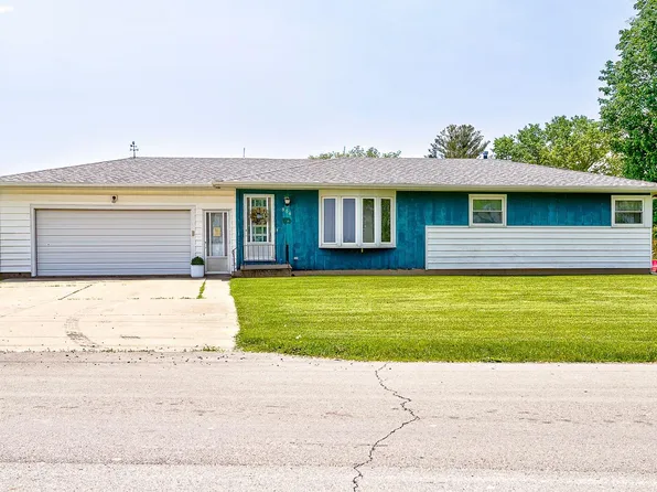 306 7th St, State Center, IA 50247