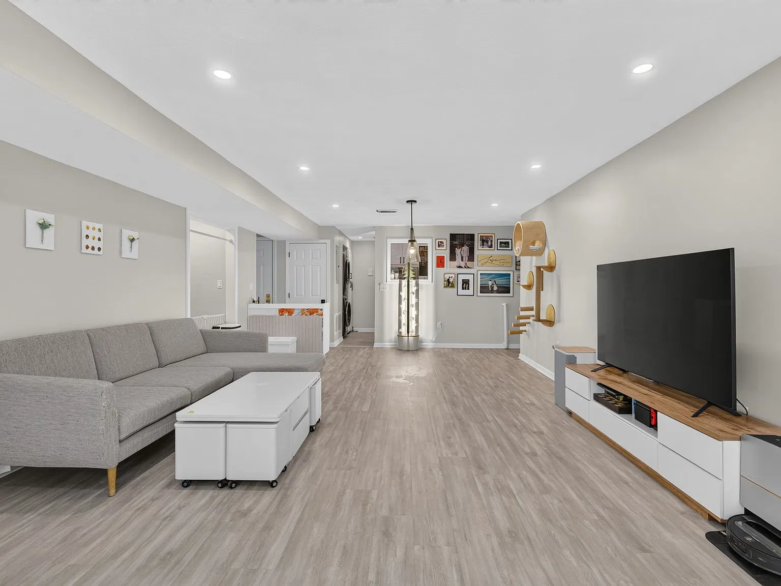 1 bed, 942 sqft, $2,100 — Photo 4