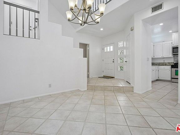 4th image of 1007 Sunset Oak Cir