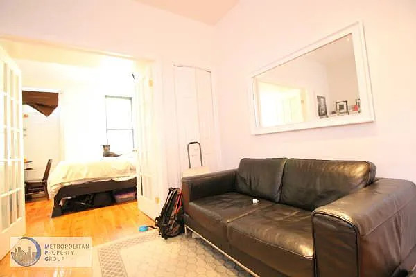Rented by Metropolitan Property Group | media 20