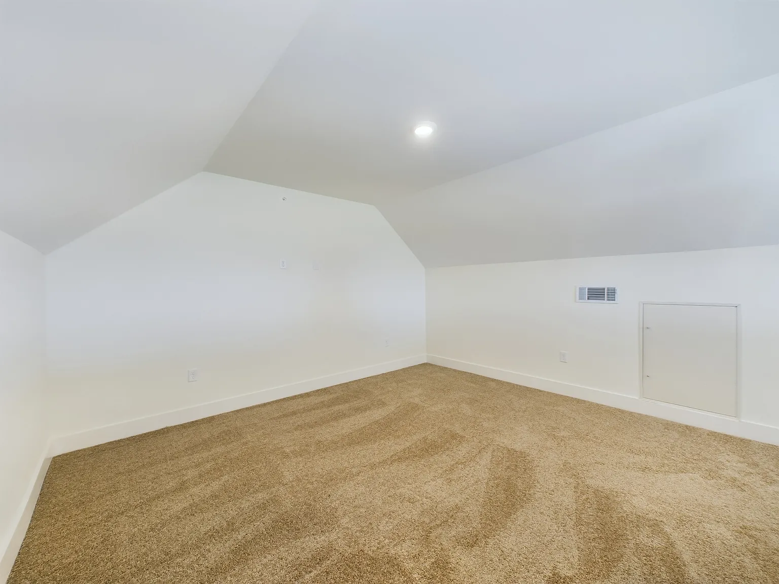 1 bed, 1112 sqft, $2,109 — Photo 3