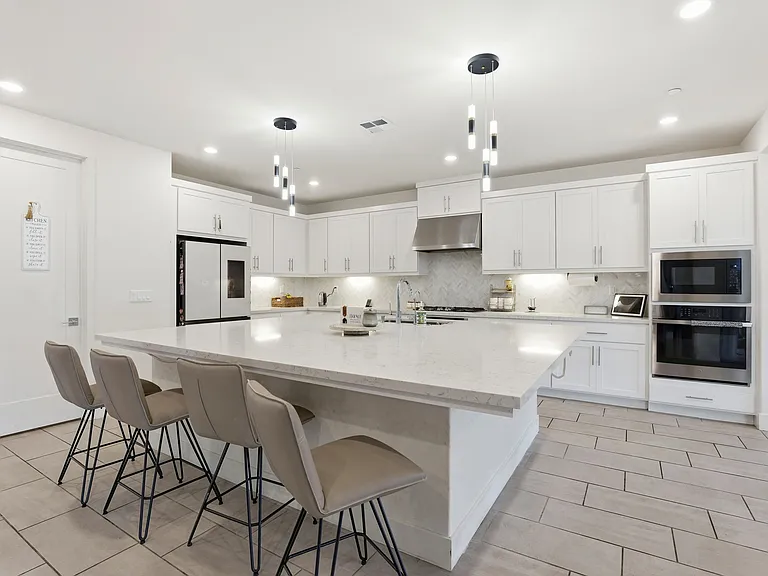 3037 Copley Dr — Photo 4