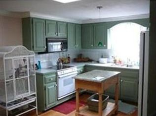 42 Tewksbury Rd, Hampstead, NH 03841