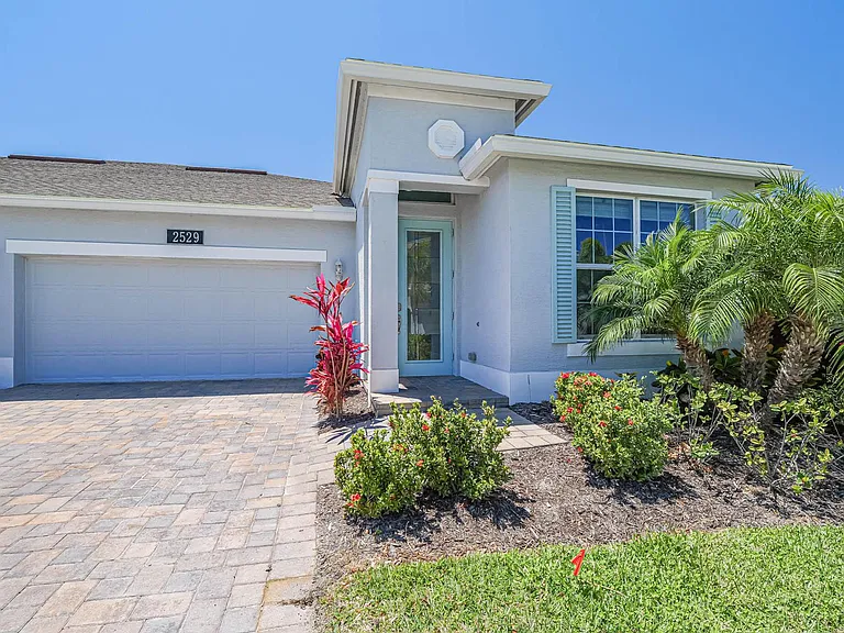 2529 Bella Vista Cir — Photo 32