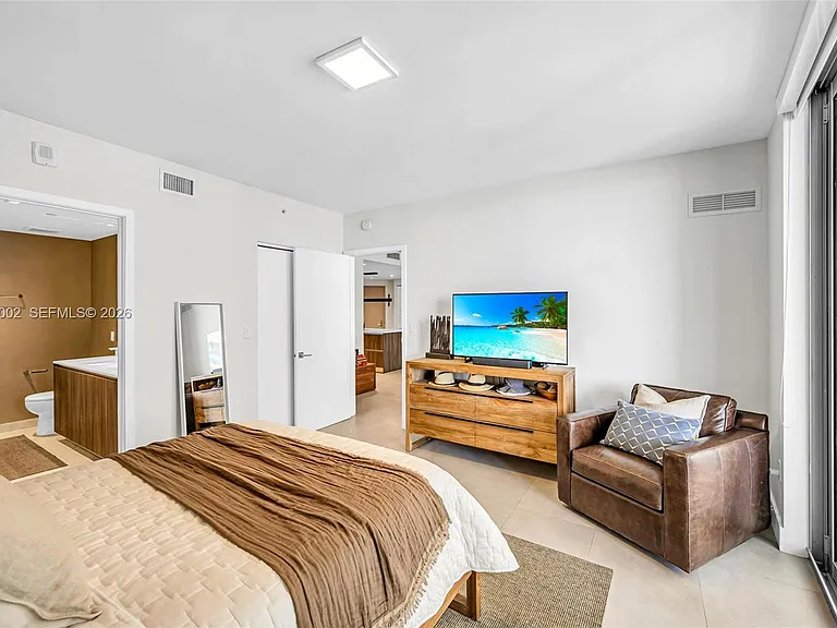 488 NE 18th St #2011 — Photo 22