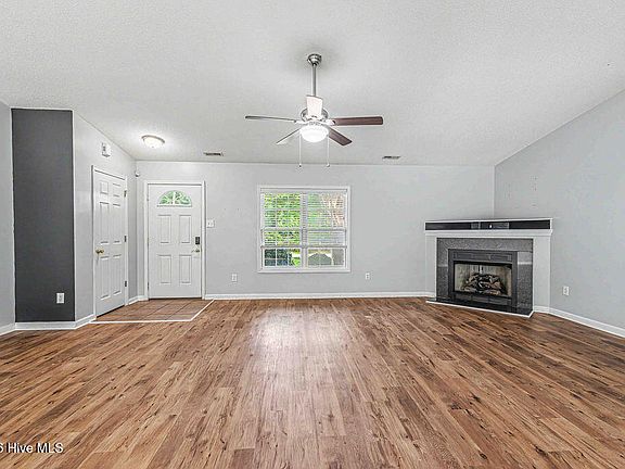 5th image of 118 Magnolia Ln