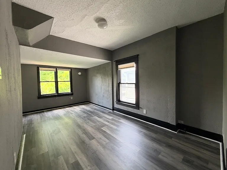 1042 Elmwood Ave #4 — Photo 3