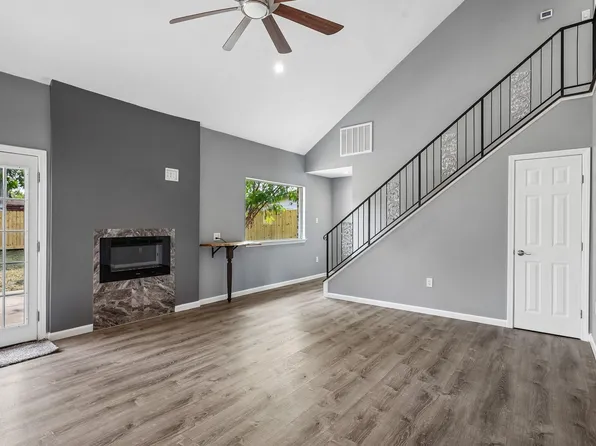 11026 Green Arbor Dr, Houston, TX 77089