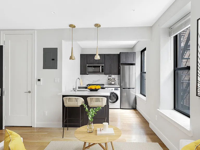 218 E 74th St #3R — Photo 3