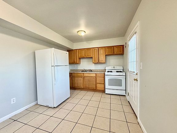5th image of 2714 Montana Ave APT 4