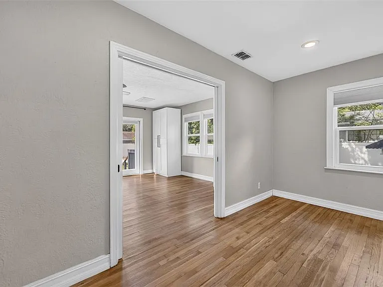 800 W Smith St — Photo 24