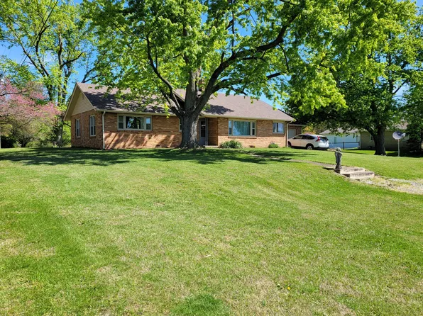 332 W Foster Heights Rd, Rushville, IN 46173