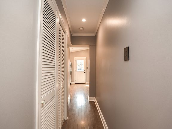 4th image of 544 Newton Pl NW