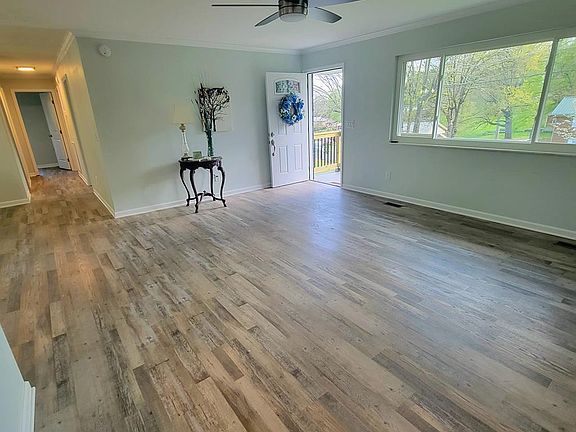 4th image of 2840 McDaris Cir SE