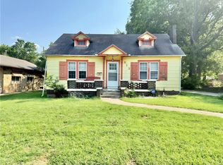 813 E Main St, Independence, KS 67301