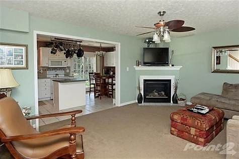 Great Room w/fireplace