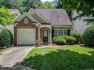 810 Autumn Rain Ln, Charlotte, NC 28209