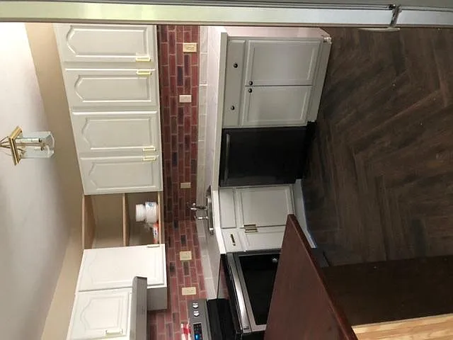 832 1st Ave — Photo 3