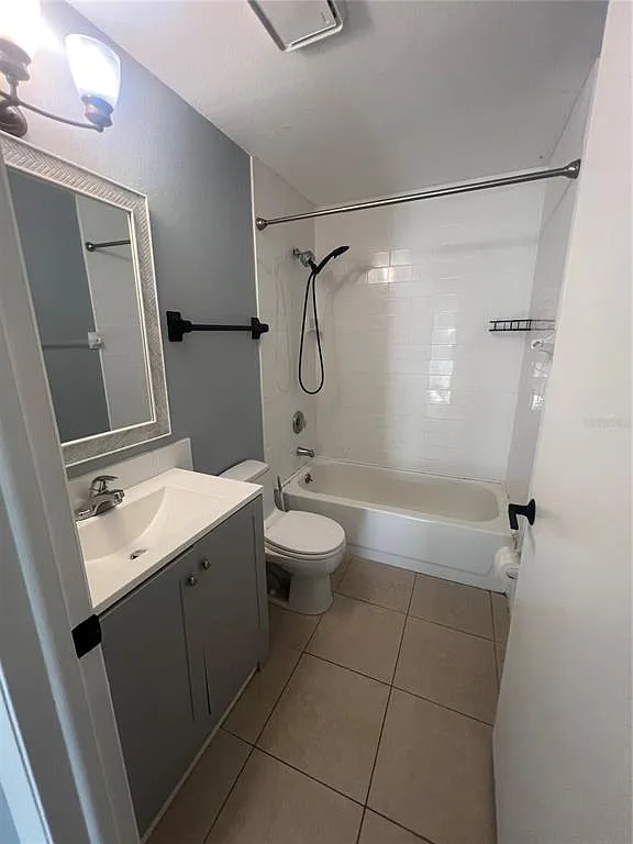 2 bed, 1.0 bath, 800 sqft, $1,325 — Photo 4