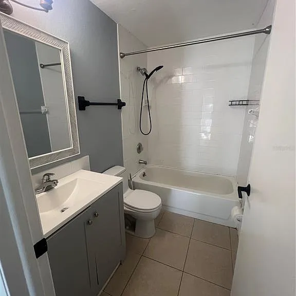 215 Goldstein St #4 — Photo 4