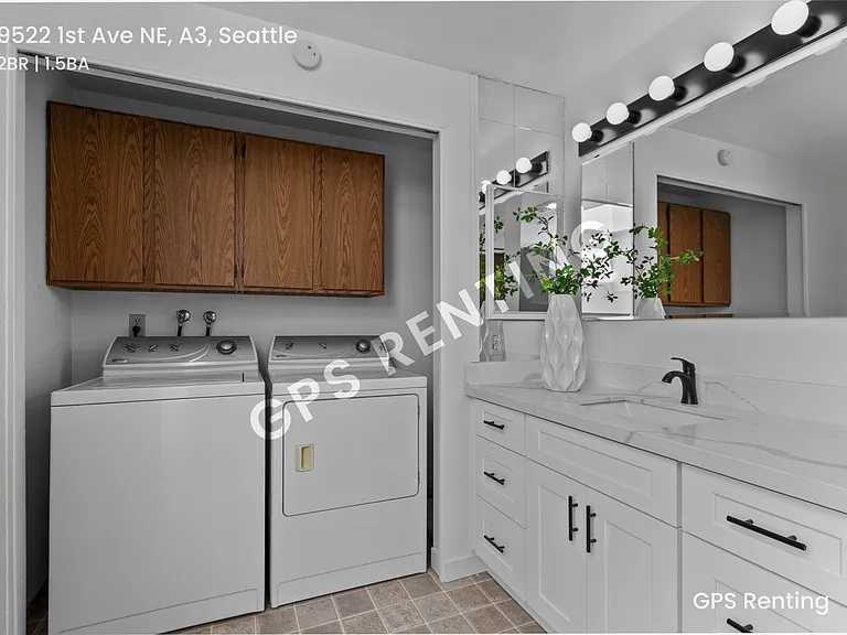 9522 1st Ave NE #A3 — Photo 28