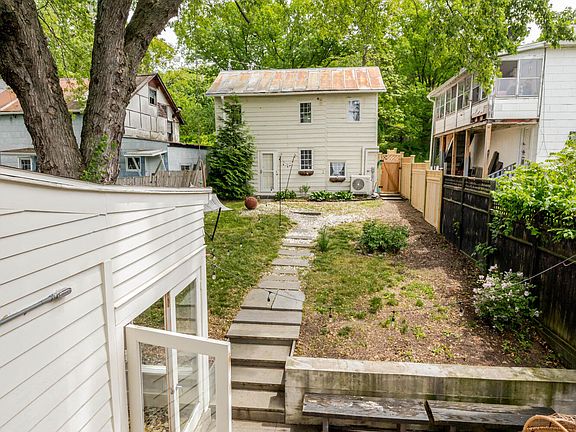 3rd image of 16 Worth Avenue