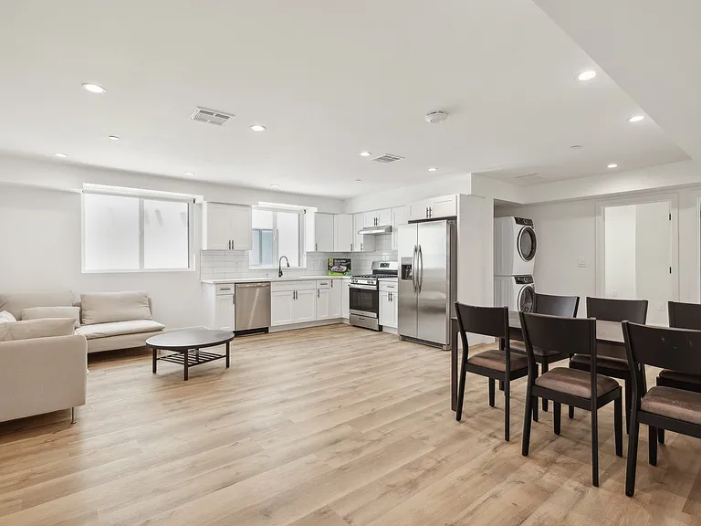 1508 W 30th St #1 — Photo 1