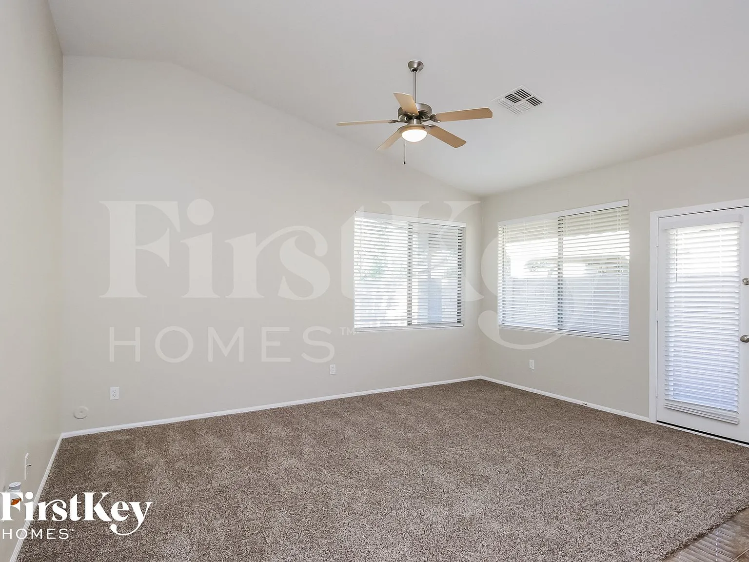 3 bed, 2.0 bath, 1687 sqft, $2,005 — Photo 2